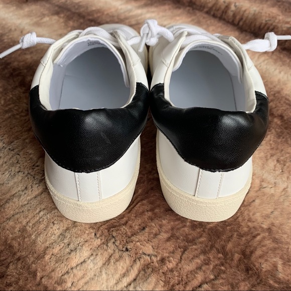 Madden Girl by Steve Madden Larrk Star Sneaker - Picture 6 of 13